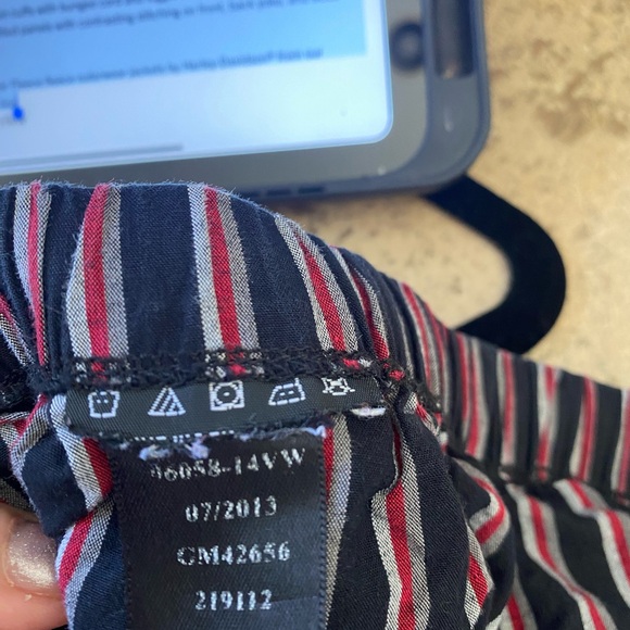 Harley-Davidson Black and Red Striped Apparel - Picture 4 of 5